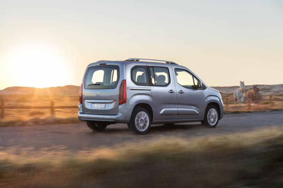 Opel Combo Life 2018 года  (фото 38 из 44)